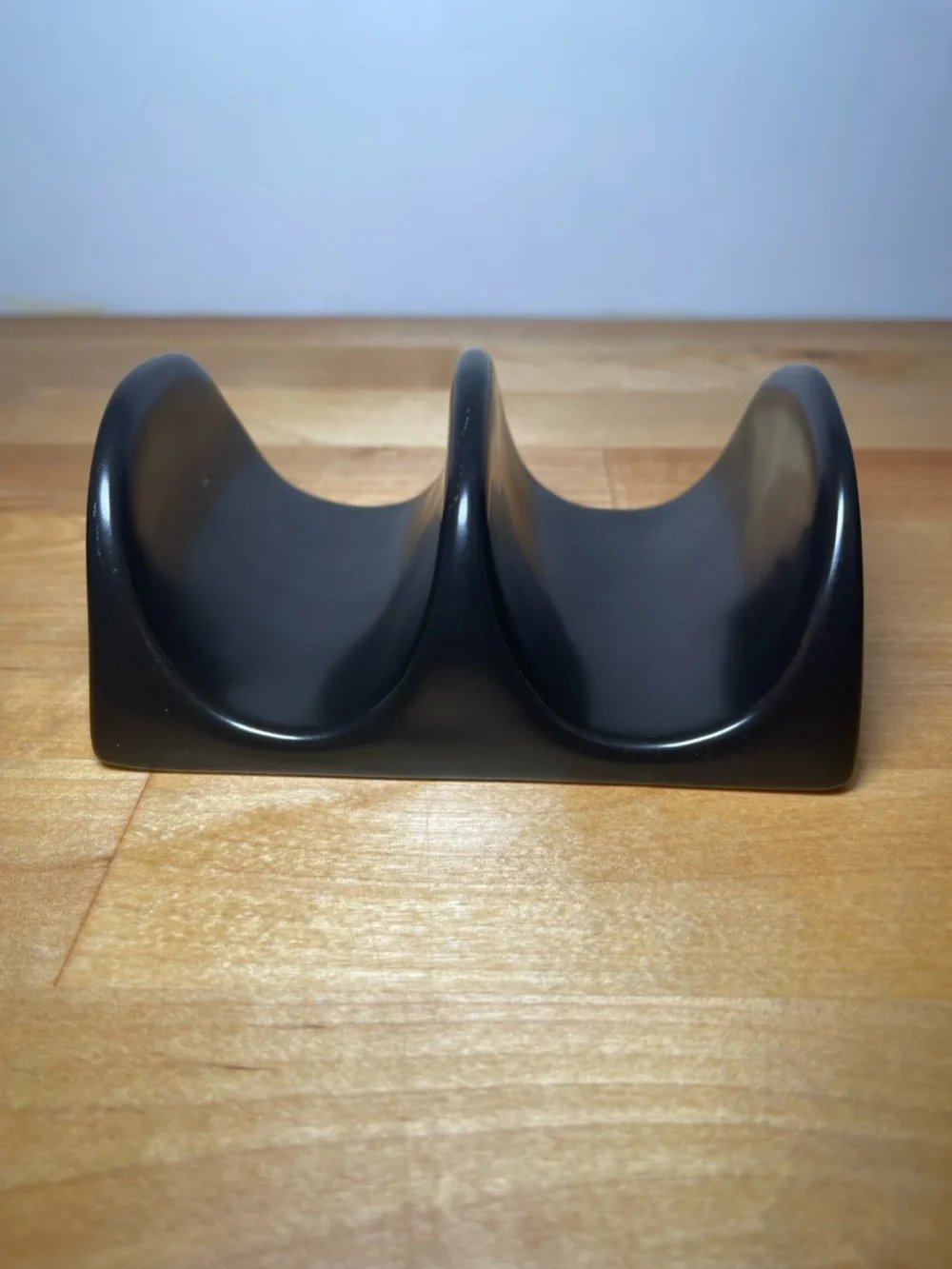Rae Dunn Black 'YUM' Ceramic Taco Holder - Picture 4 of 7